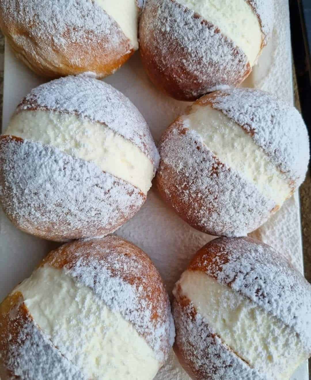 מריטוצו - לחמנייה מתוקה ואוורירית ממולאת בקרם