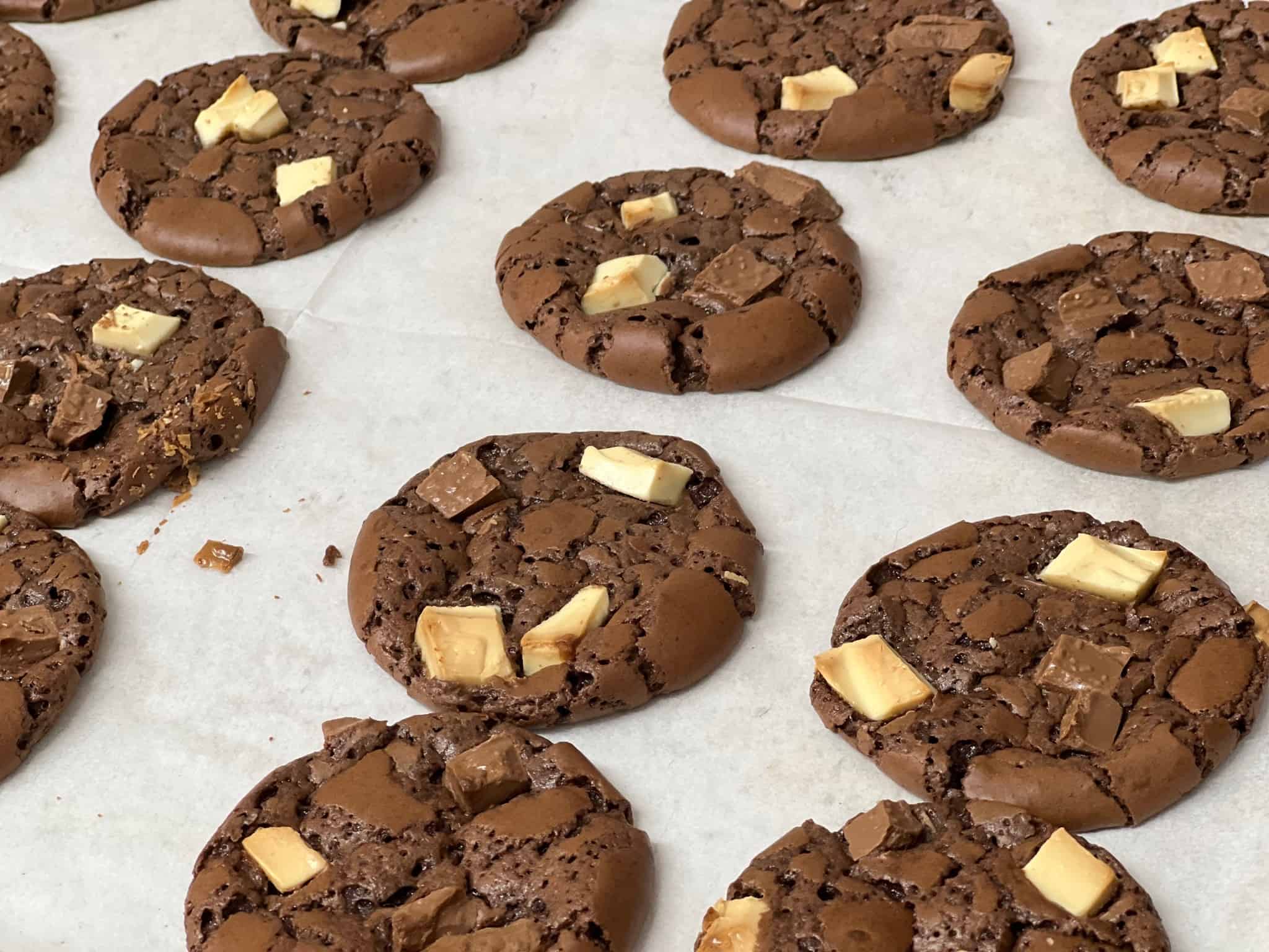 עוגיות שוקולד חום לבן